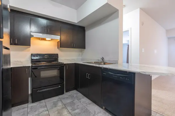 Barrie, ON L9J 0G9,720 YONGE ST #311