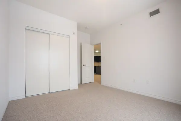 Barrie, ON L9J 0G9,720 YONGE ST #311