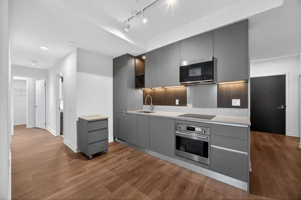 Barrie, ON L4N 1S9,39 Mary ST #1902