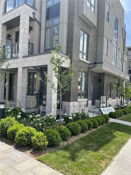 Toronto W04, ON M6A 1B4,717 Lawrence AVE W #34