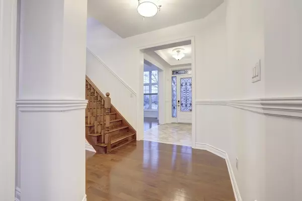 Oakville, ON L6H 0C4,2298 North Ridge TRL