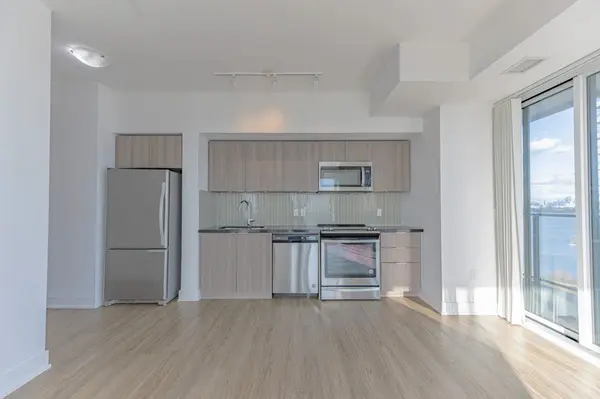 Toronto W06, ON M8V 0J1,30 Shore Breeze DR #1818