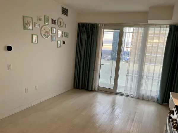 Mississauga, ON L5B 0M3,3900 Confederation Pkwy #2608