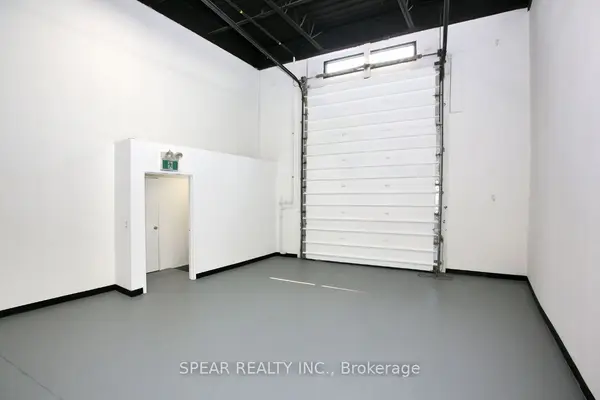 Toronto W05, ON M3N 1X3,120 Norfinch DR #16