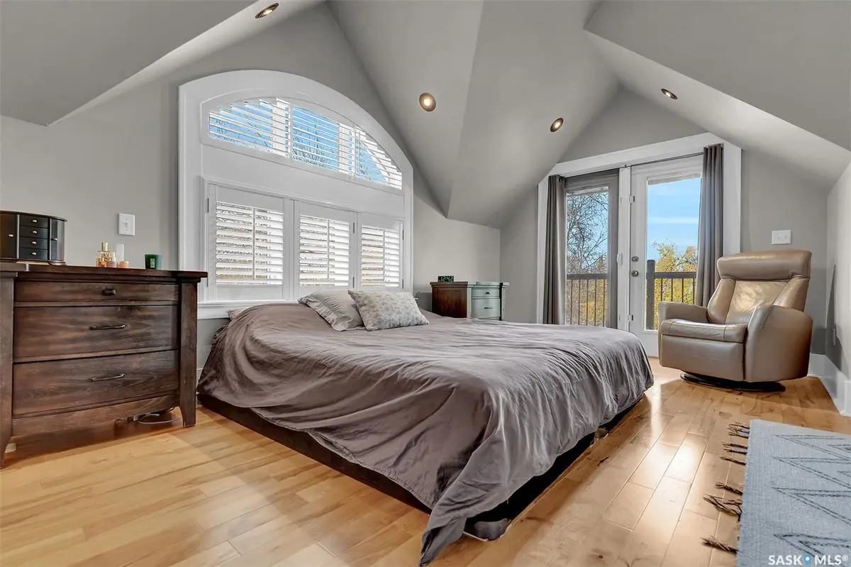 Regina, SK S4S 0G5,2736 Regina AVENUE