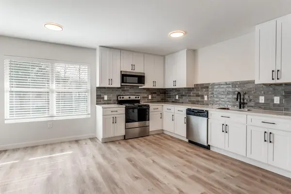 Dallas, TX 75214,5917 Gaston Avenue #115