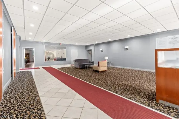 Passaic City, NJ 07055,170-202 Lafayette Ave #i