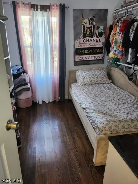 Paterson City, NJ 07504,671 E 22Nd St #2