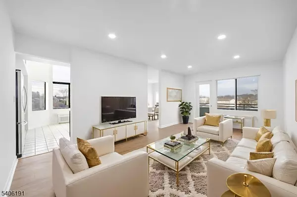 Hackensack City, NJ 07601,850 Main St #3F