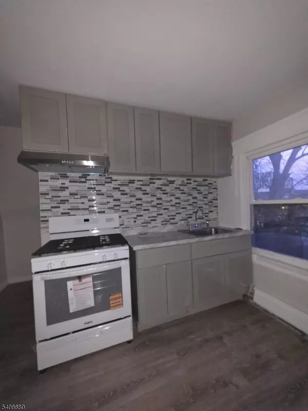 City Of Orange Twp., NJ 07050,62 Hillyer St #3