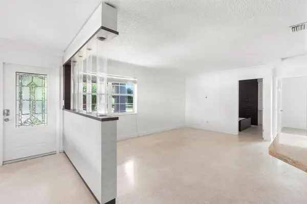 Oakland Park, FL 33334,1498 NE 39th St