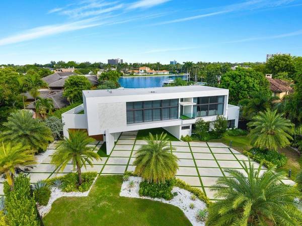 19 Gatehouse Rd, Sea Ranch Lakes, FL 33308