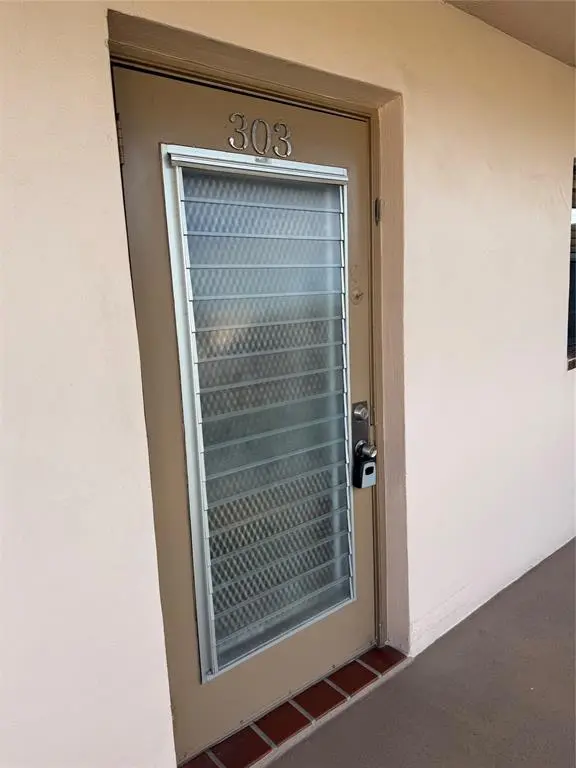 Sunrise, FL 33322,10442 Sunrise Lakes Blvd #303