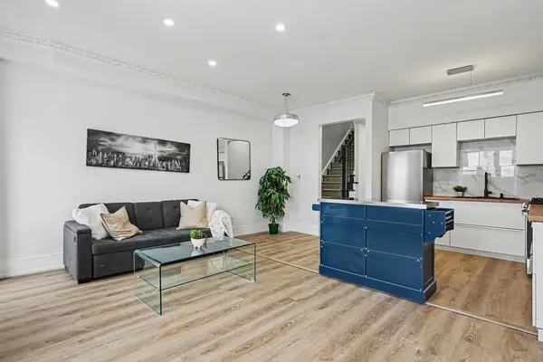 Toronto W05, ON M3J 3P2,16 Leitch AVE