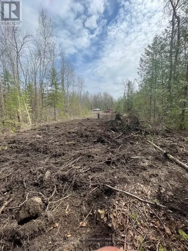 Kawartha Lakes, ON K0M 2B0,831 Centennial PARK