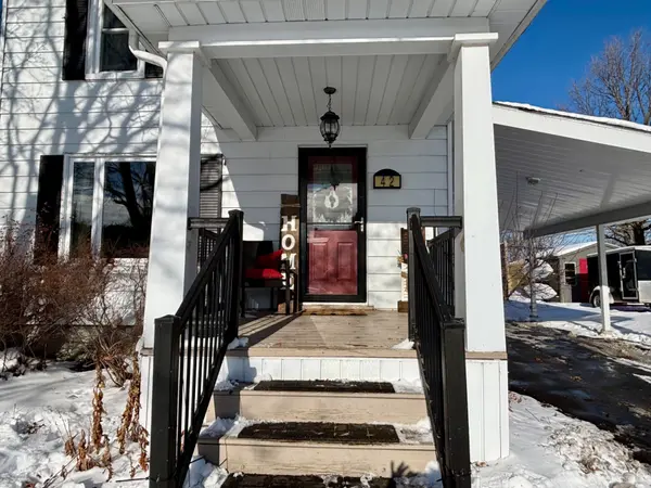 South Stormont, ON K0C 1P0,42 Saunders AVE