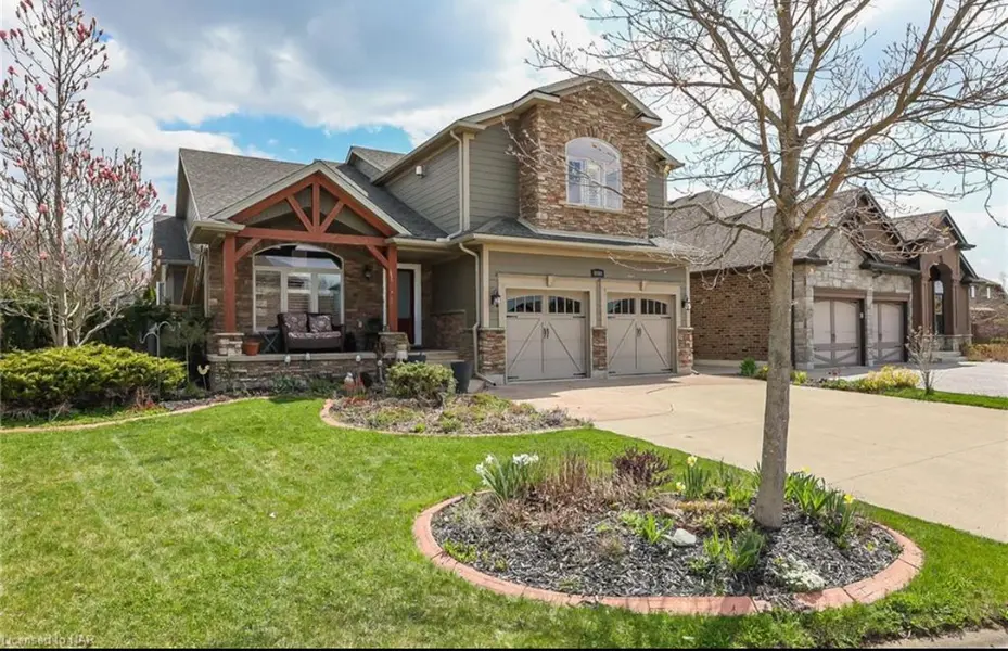 9069 Tapestry CT, Niagara Falls, ON L2H 0E1