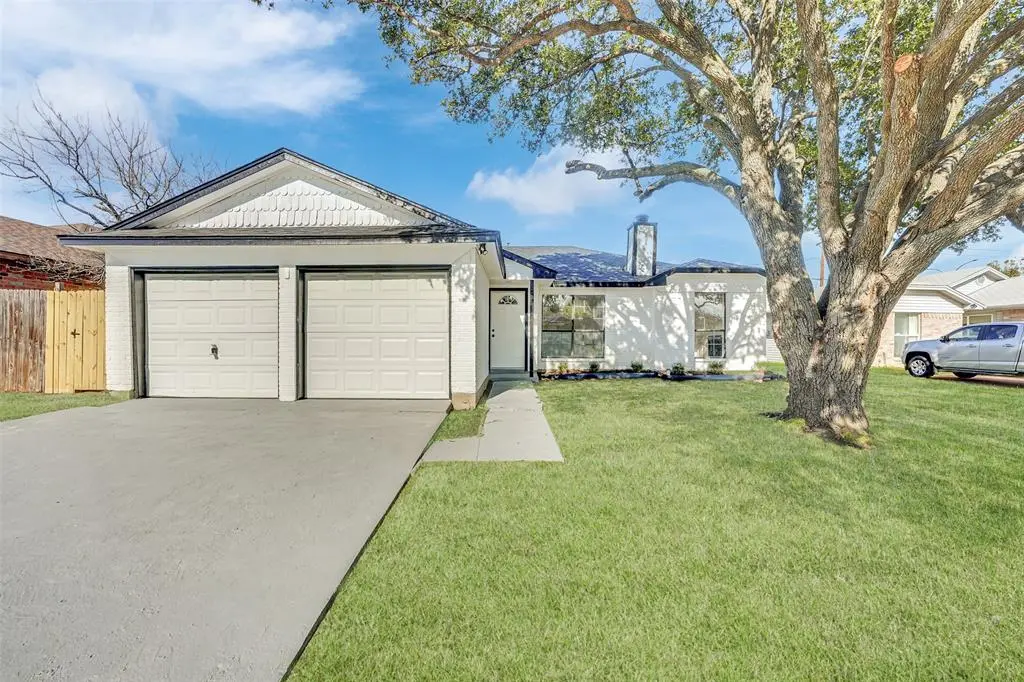 Arlington, TX 76002,615 Red Coat Lane