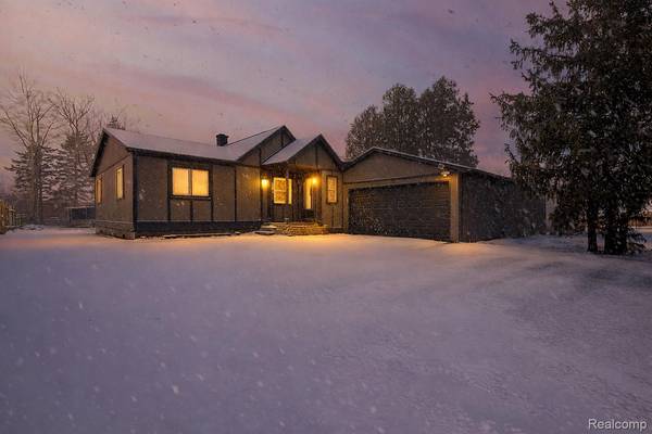 28139 Greening ST, Farmington, MI 48334