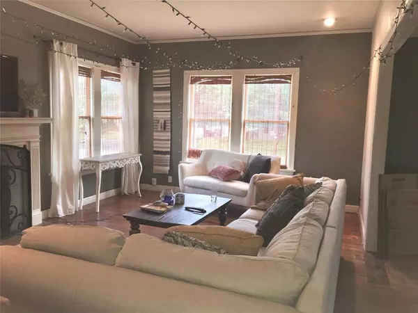 Fort Worth, TX 76109,3301 Rogers Avenue #A