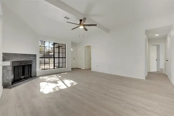 Arlington, TX 76002,615 Red Coat Lane