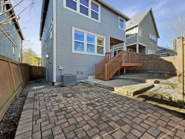 Portland, OR 97215,456 SE 52ND AVE