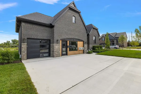 Sterling Heights, MI 48314,4076 Spring Meadow DR