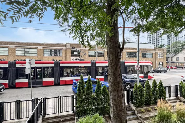 Toronto C08, ON M5A 2A3,364 Dundas ST E #4