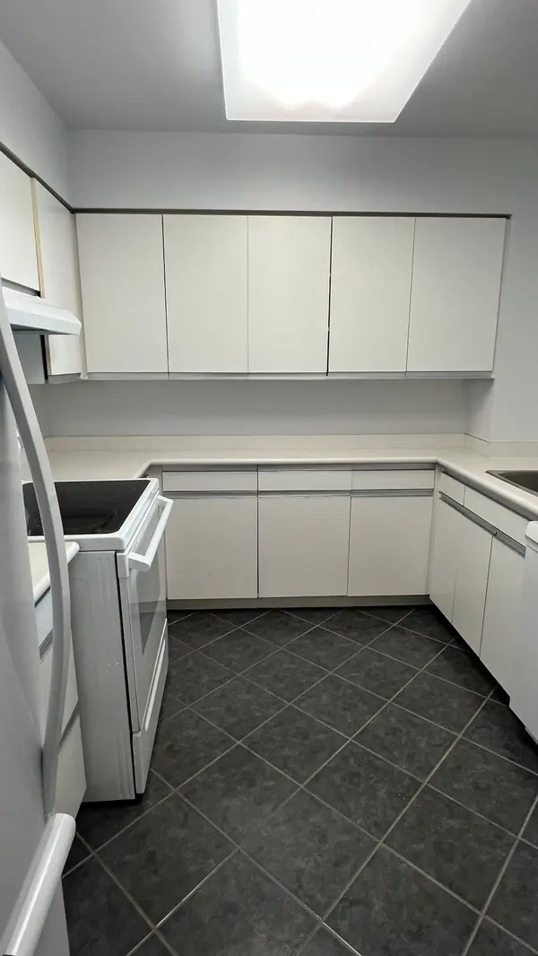 11 Thorncliffe Pk DR #714, Toronto C11, ON M4H 1P3