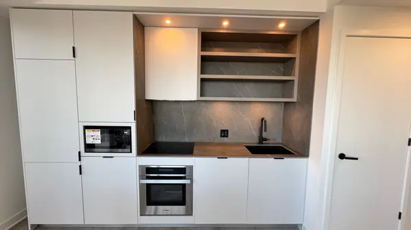 Toronto C08, ON M4Y 0J1,55 Charles ST E #3512