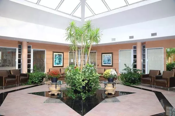 Toronto C13, ON M3C 3M8,5 Concorde PL #3508