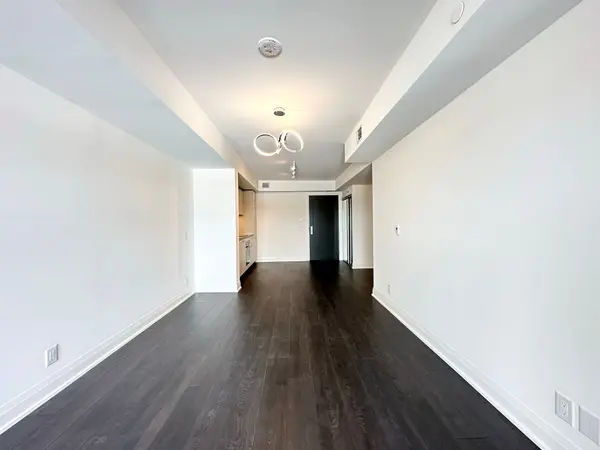 Toronto C11, ON M4G 0C9,33 Frederick Todd WAY #517