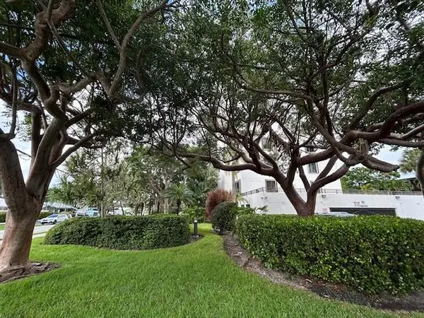 Fort Lauderdale, FL 33305,2300 NE 33rd Ave #403