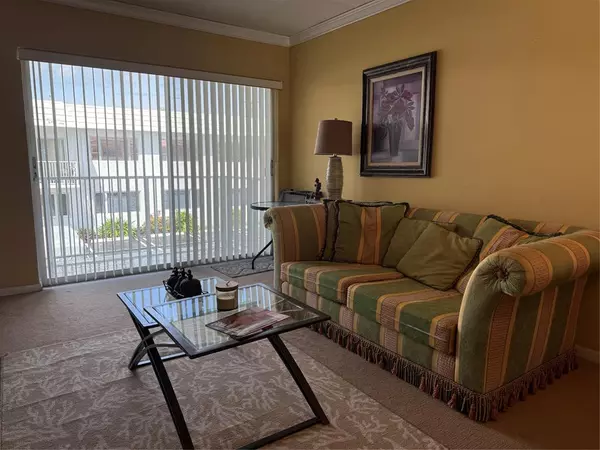 Pompano Beach, FL 33060,412 S Cypress Rd #225