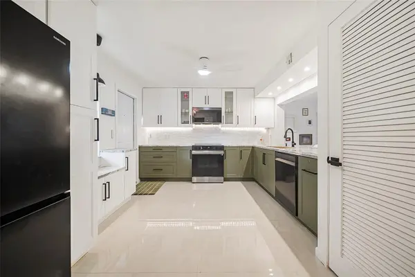 Fort Lauderdale, FL 33311,620 Tennis Club Dr #111