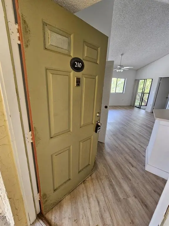 Fort Lauderdale, FL 33315,2445 SW 18th Ter #210