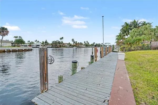 1000 SE 7th Ave, Pompano Beach, FL 33060