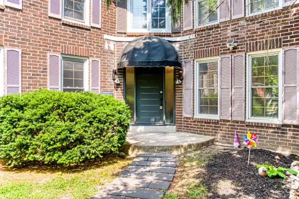 Markham, ON L3T 4R9,14 Julia ST