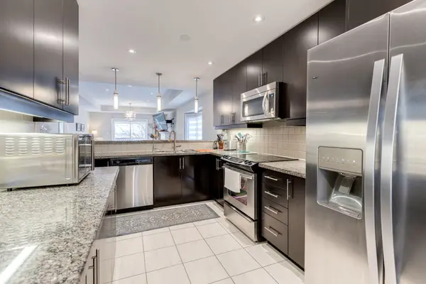 New Tecumseth, ON L9R 0K5,204 Ridge WAY