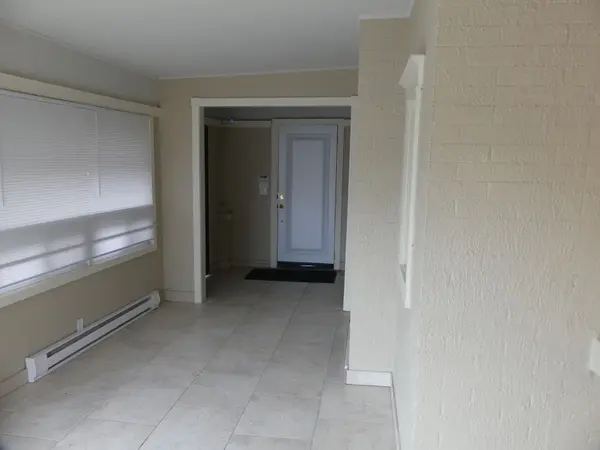 Aurora, ON L4G 1M6,15018 Yonge ST