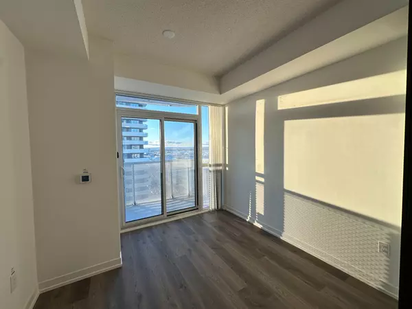 Vaughan, ON L4K 5Z7,8 Interchange WAY #1701