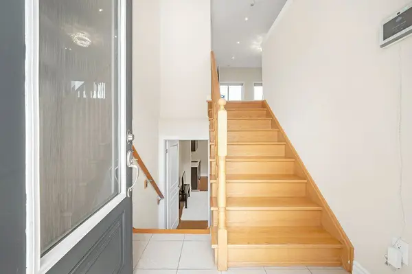 34 Aspen Hills RD, Brampton, ON L6Y 6E4