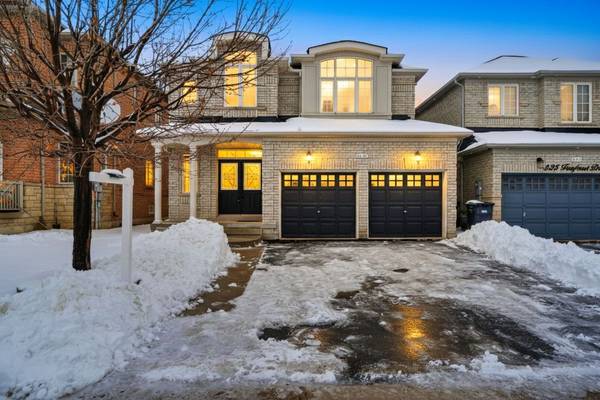 527 Fernforest DR, Brampton, ON L6R 0S2