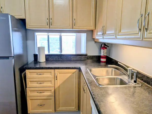 Billings Bridge - Riverside Park And Area, ON K1H 8N5,1180 Ohio ST #1105