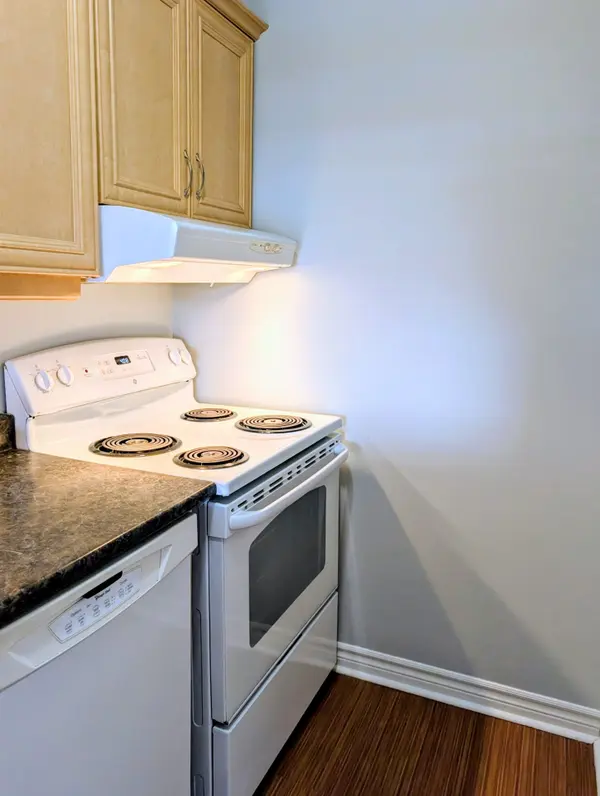 Billings Bridge - Riverside Park And Area, ON K1H 8N5,1180 Ohio ST #1105