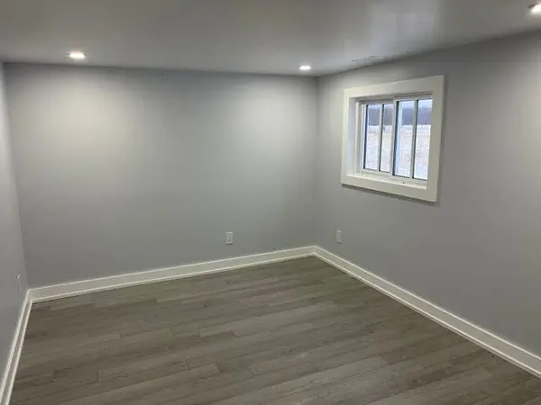 West Lincoln, ON L0R 2A0,6800 Sixteen RD