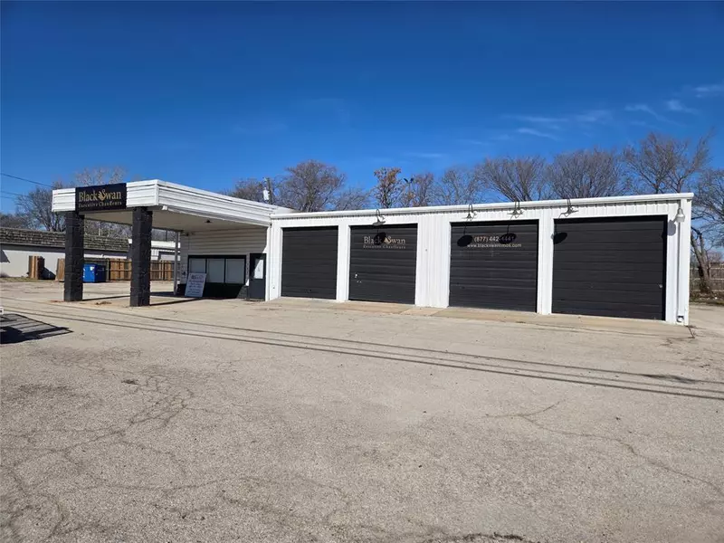 701 E Dallas Road, Grapevine, TX 76051