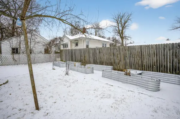 Saginaw, MI 48604,2917 N Michigan AVE