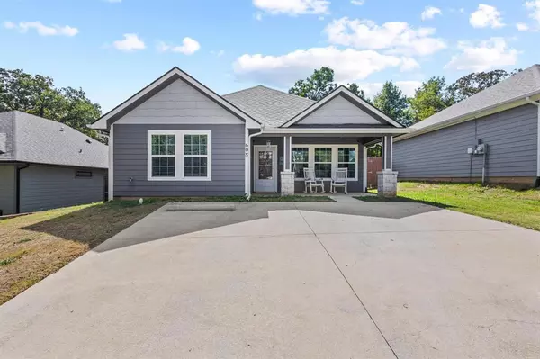 Denison, TX 75021,608 E Shepherd Street