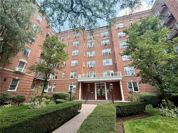 6837 108th ST #5H, Queens, NY 11375